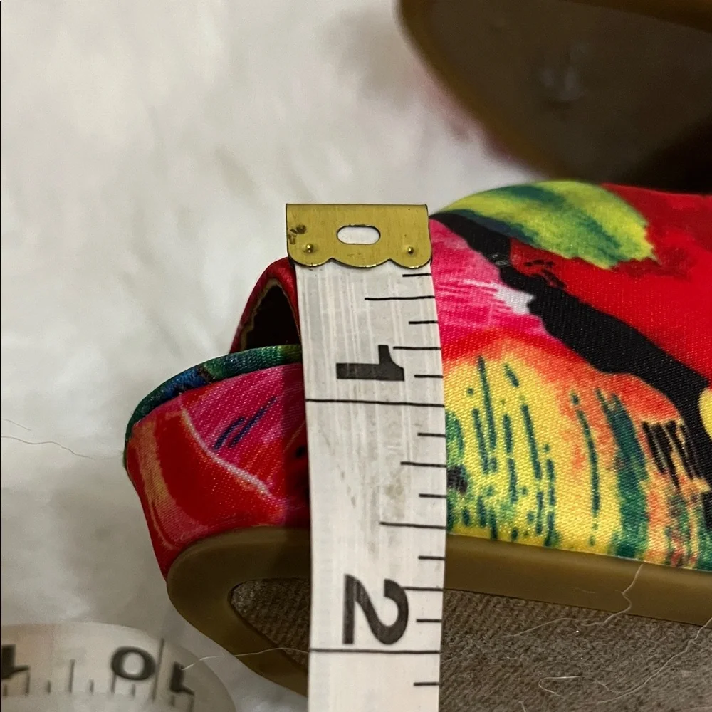 GUESS Colorful Abstract Print Peep Toe Slingback Heels